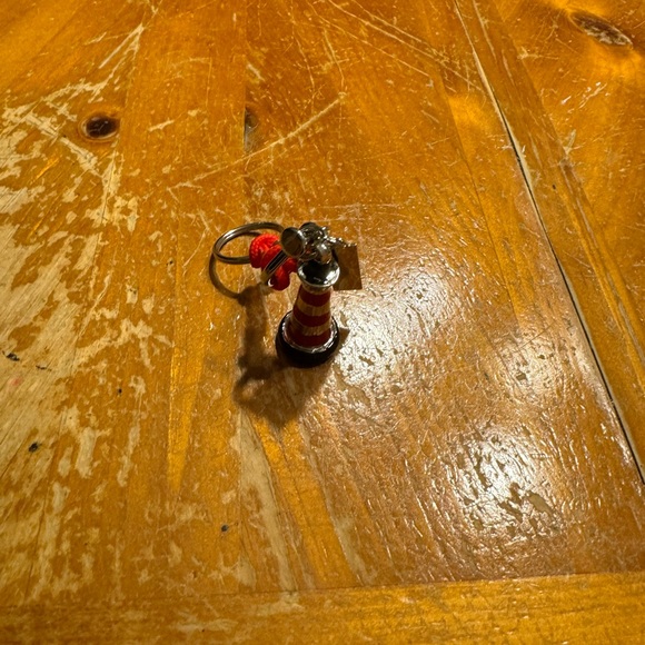 Cute Newport Rhode Island lighthouse keychain - Picture 2 of 5